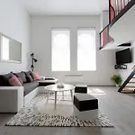 Cobblestone Quarters With A Wave Of Colour Appartement Boedapest