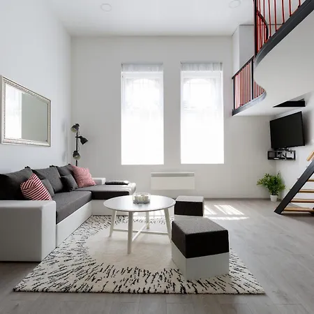 Cobblestone Quarters With A Wave Of Colour 公寓 布达佩斯