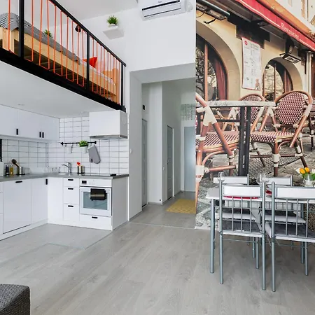 公寓 Cobblestone Quarters With A Wave Of Colour