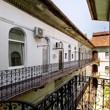 公寓 Cobblestone Quarters With A Wave Of Colour *